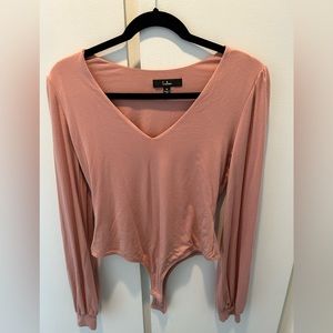 Lulu’s balloon sleeve, v neck body suit, medium, pinky taupe color. Like new!